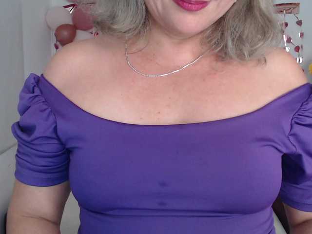ana-milf's BongaCams show and profile