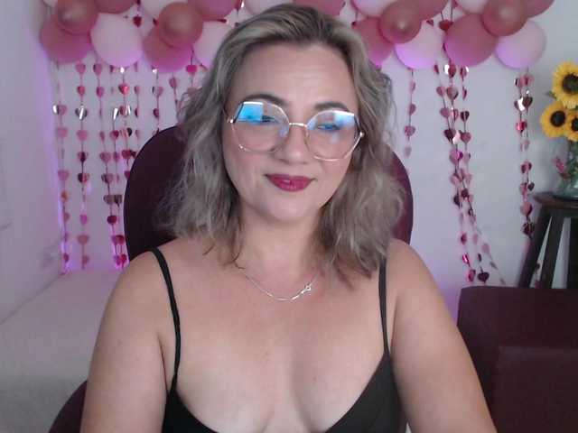 ana-milf's BongaCams show and profile