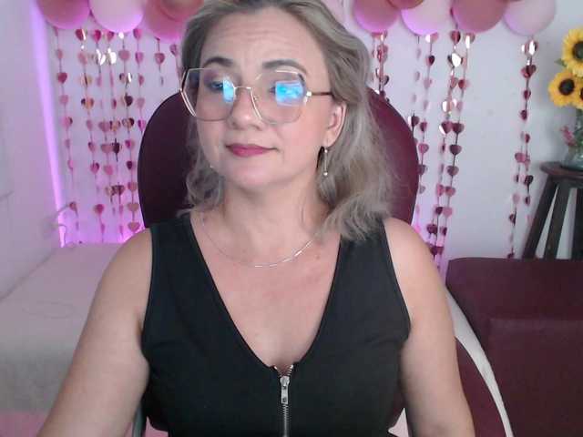 ana-milf's BongaCams show and profile