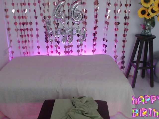 ana-milf's BongaCams show and profile