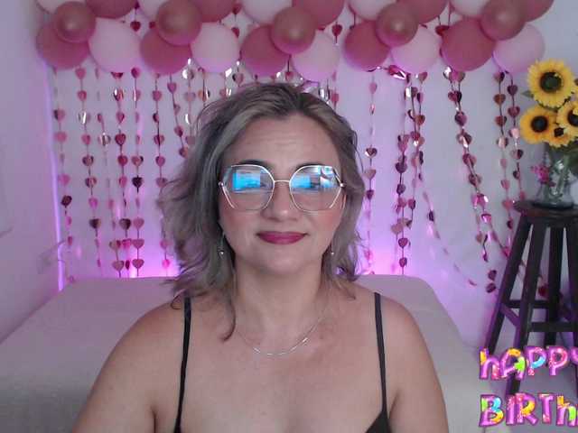 ana-milf's BongaCams show and profile