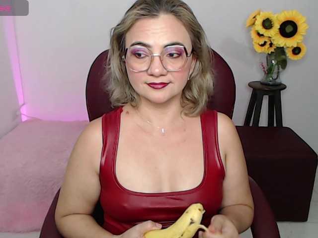 ana-milf's BongaCams show and profile