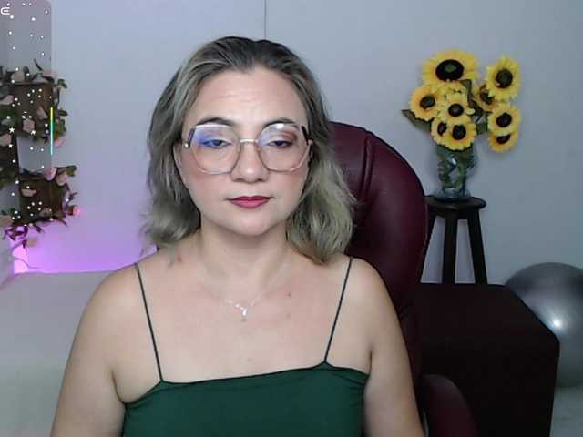 ana-milf's BongaCams show and profile