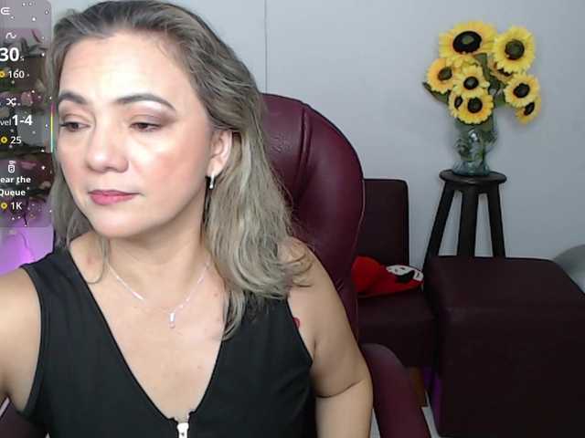 ana-milf's BongaCams show and profile