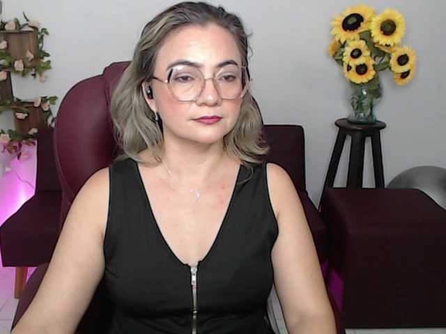 ana-milf's BongaCams show and profile