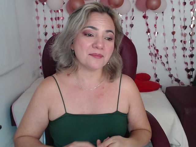 ana-milf's BongaCams show and profile