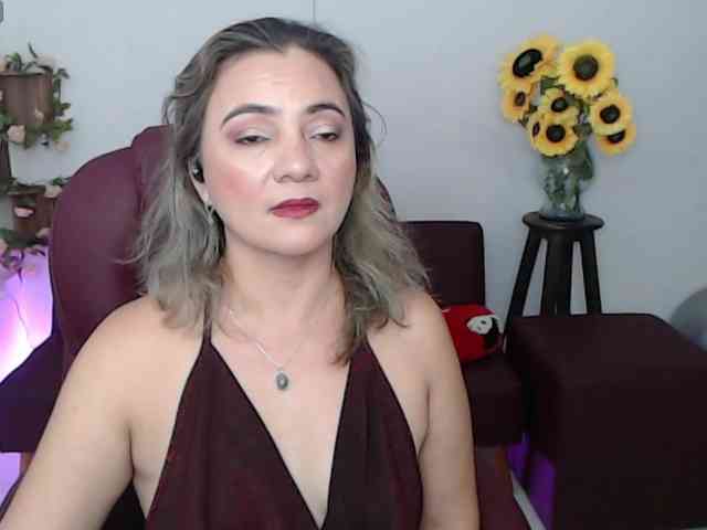 ana-milf Live Webcam on BongaCams