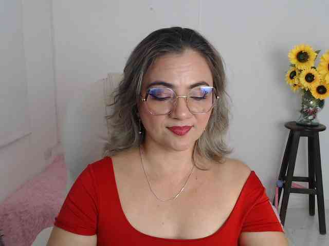 ana-milf Live Webcam on BongaCams