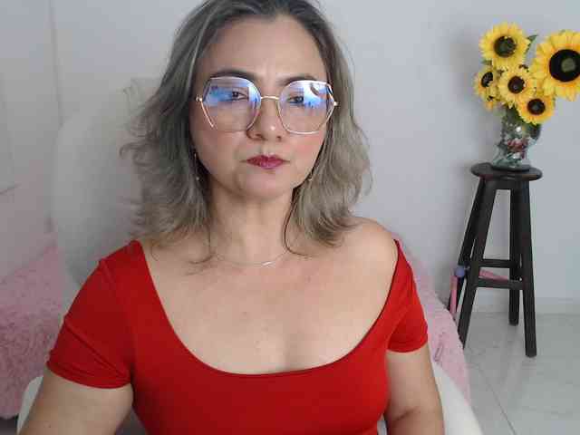 ana-milf Live Webcam on BongaCams