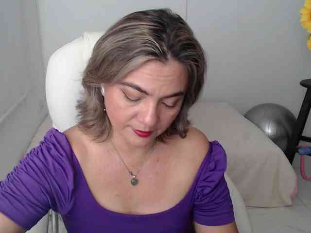 hidden cam Ana-milf
