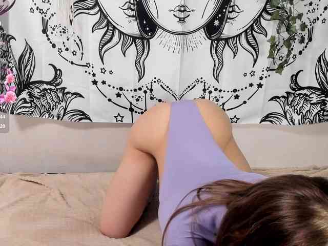 sweetbasil Live Webcam on BongaCams