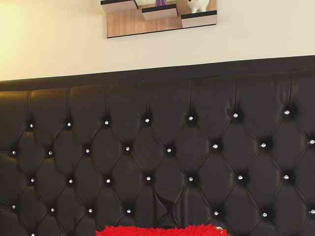 Naomi-Fire webcam