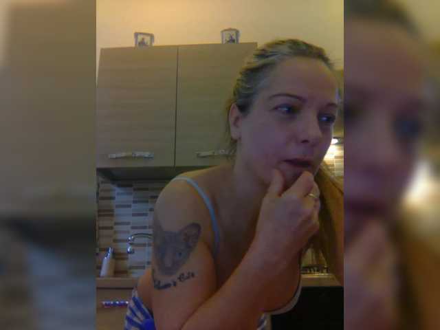 Dark-Angel-22's BongaCams show and profile