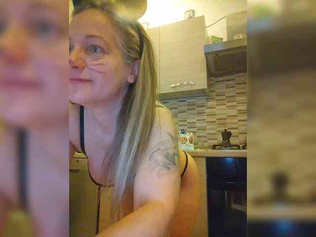 Dark-Angel-22 webcam