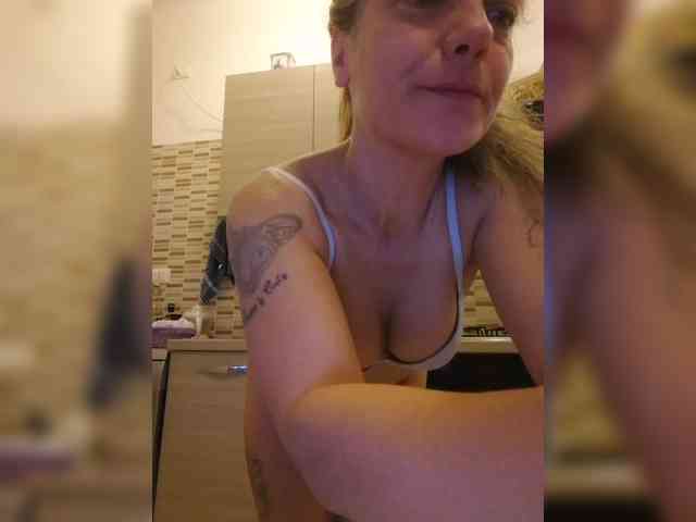 Dark-Angel-22 webcam