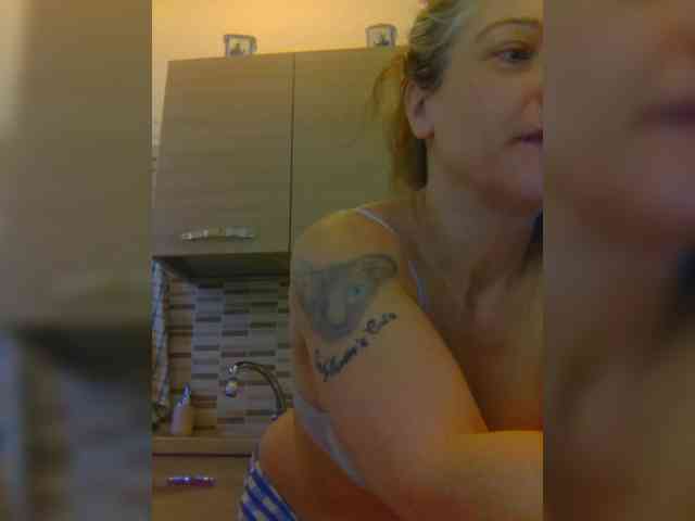 Dark-Angel-22 webcam