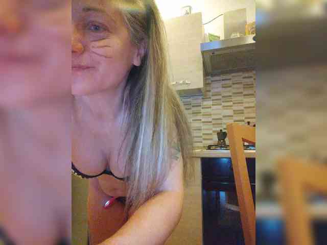 Dark-Angel-22 webcam