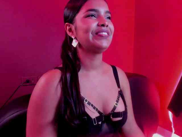 zoe-roux21 webcam