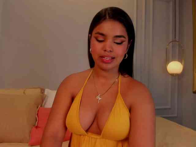zoe-roux21 webcam
