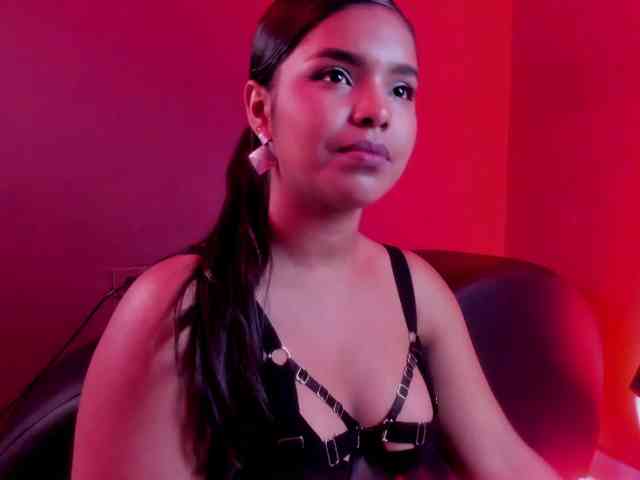 zoe-roux21 webcam