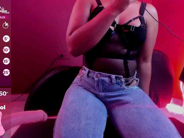 zoe-roux21 webcam