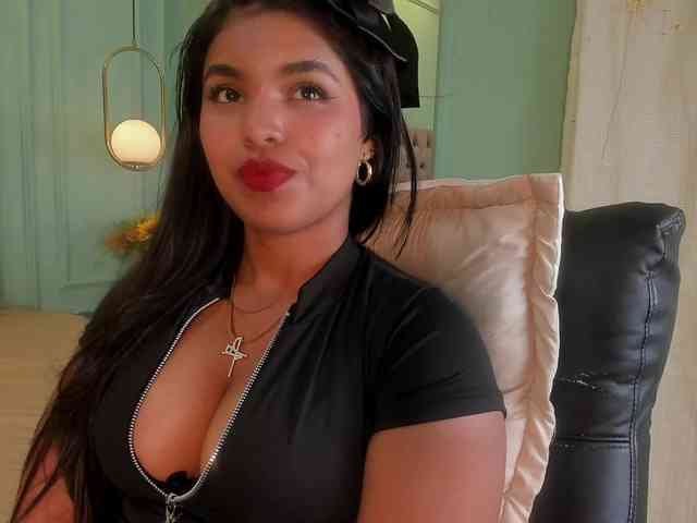 zoe-roux21 webcam