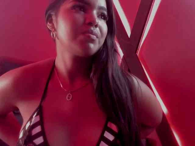 zoe-roux21 webcam