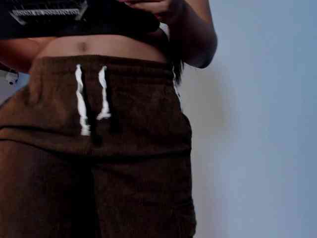zoe-roux21 webcam