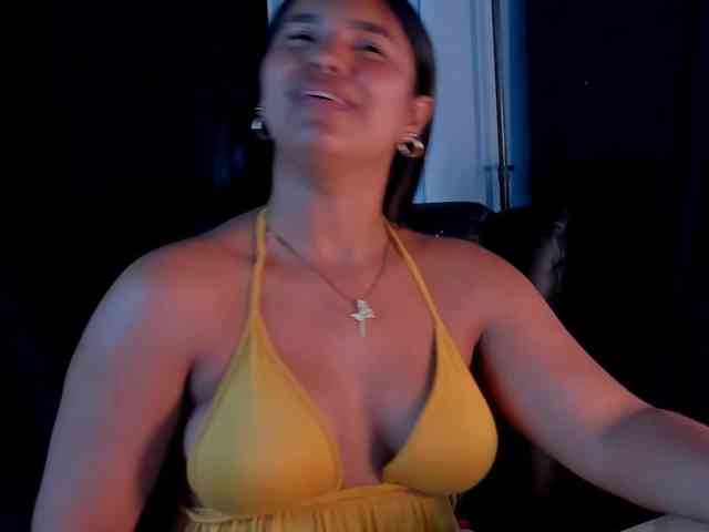 zoe-roux21 webcam
