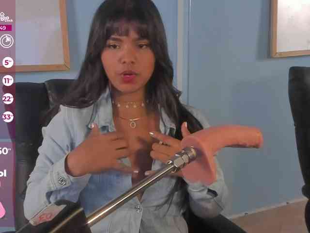zoe-roux21 webcam