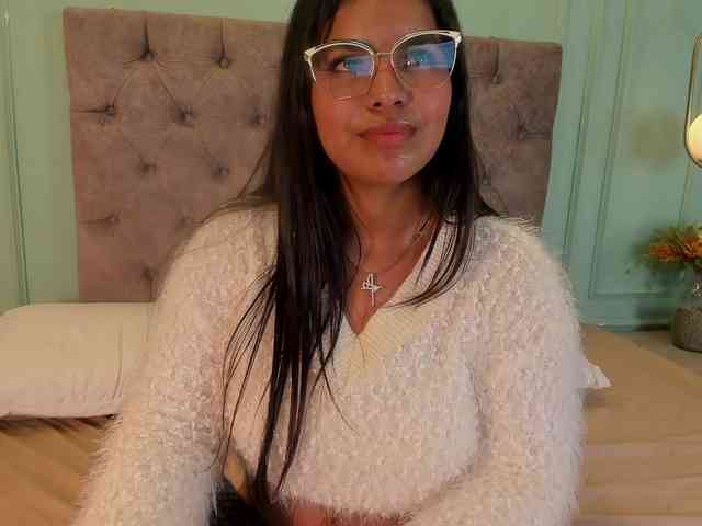 zoe-roux21 webcam