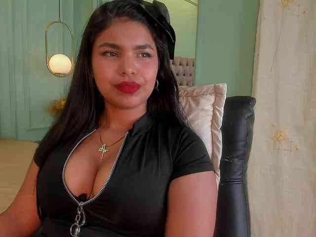 zoe-roux21 webcam
