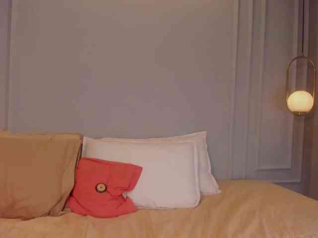 zoe-roux21 webcam
