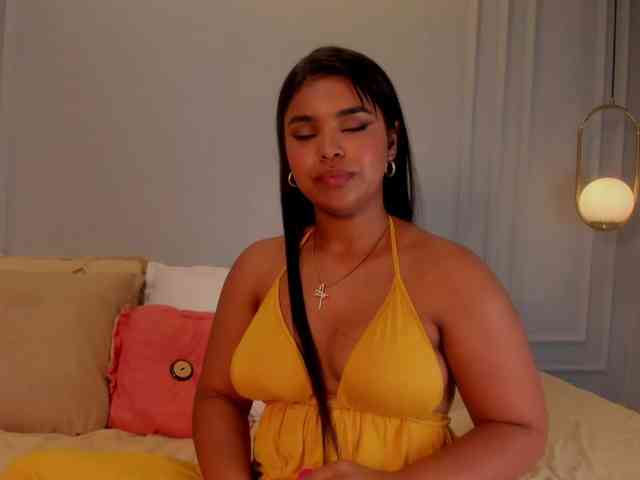 zoe-roux21 webcam