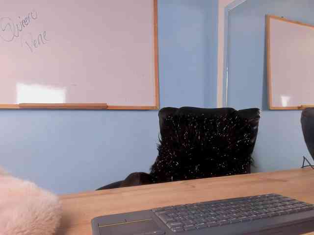 zoe-roux21 webcam