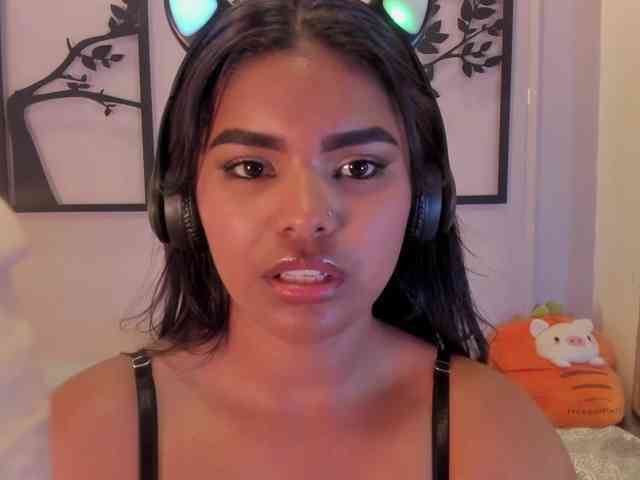 zoe-roux21 webcam