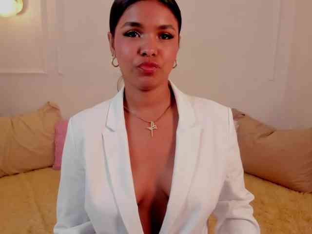 zoe-roux21 webcam