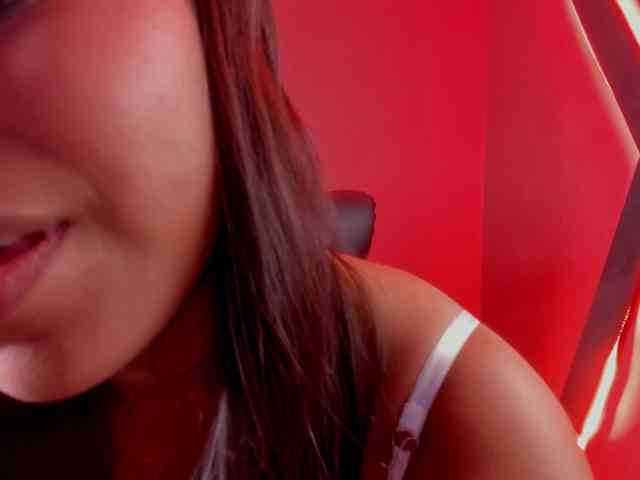 zoe-roux21 webcam