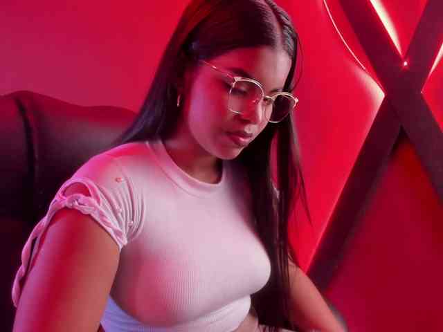zoe-roux21 webcam