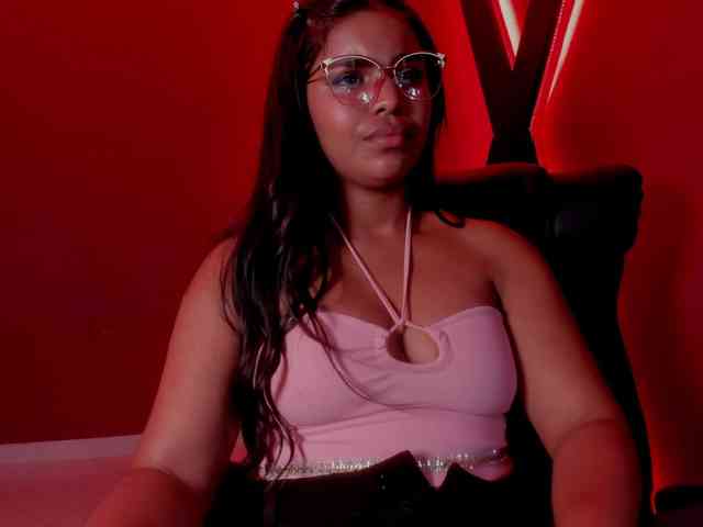 zoe-roux21 webcam