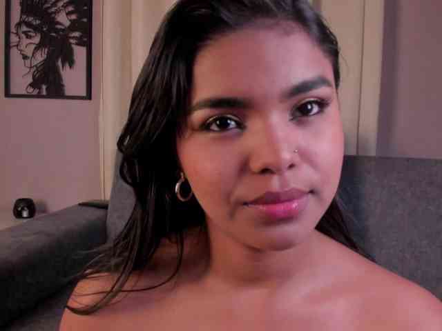 zoe-roux21 webcam