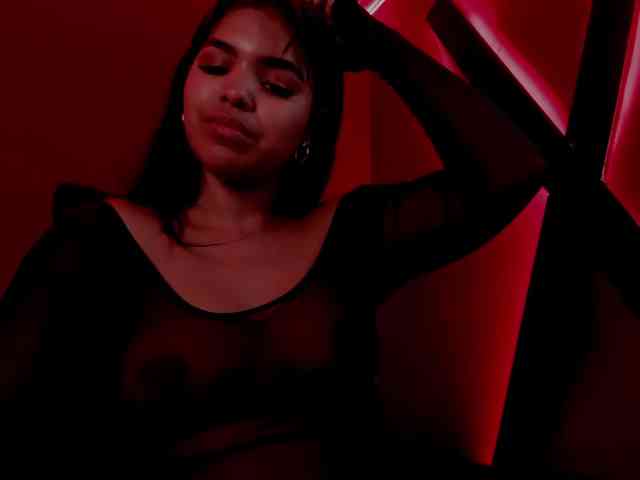 zoe-roux21 webcam