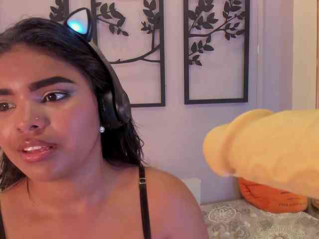 zoe-roux21 webcam