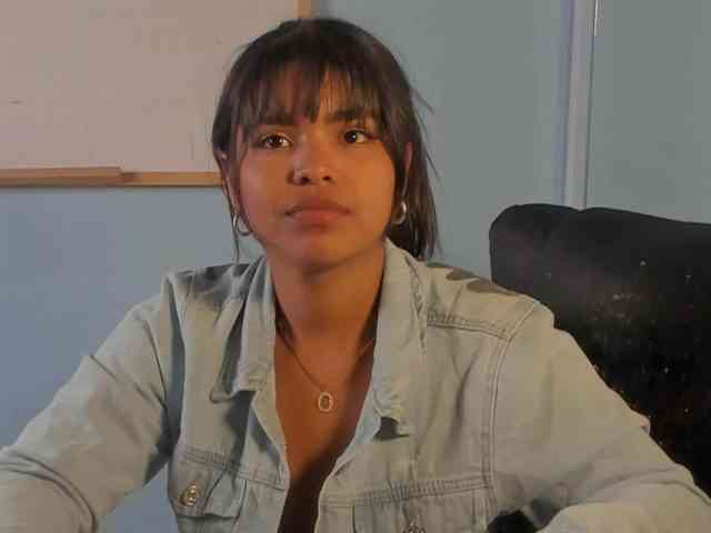 zoe-roux21 webcam