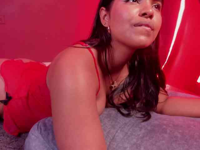 zoe-roux21 webcam