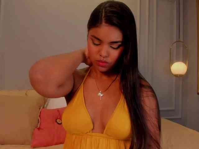 zoe-roux21 webcam