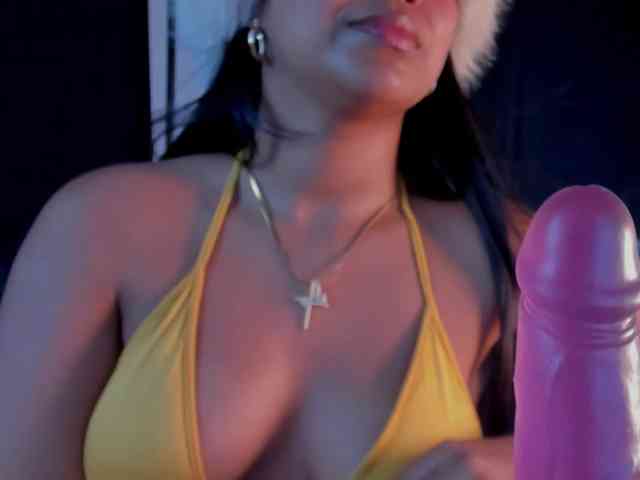 zoe-roux21 webcam