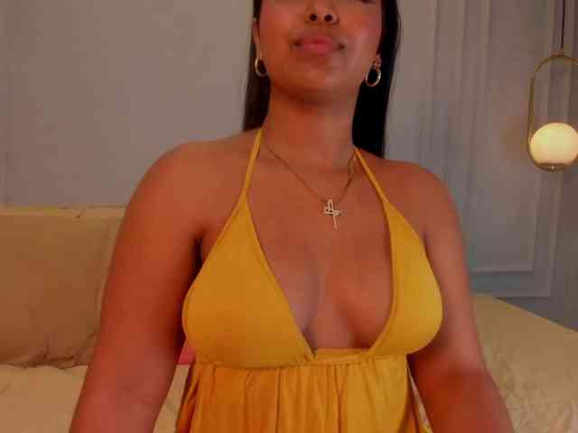 zoe-roux21 webcam