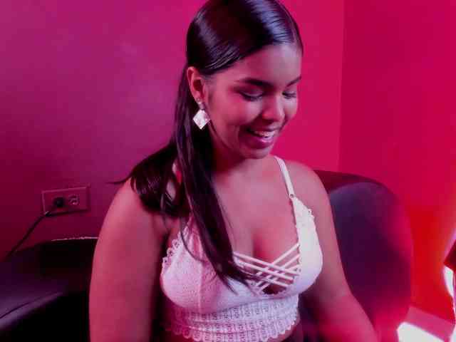 zoe-roux21 webcam