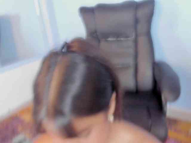 zoe-roux21 webcam